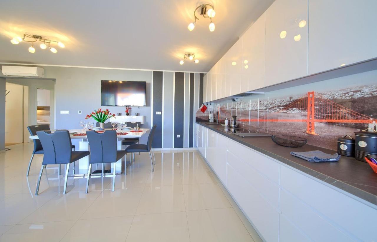 Apartment Crystal Aura Malinska Exteriör bild